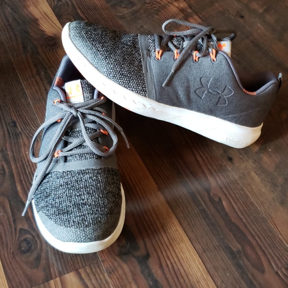 Under Armour Charged Low 24/7